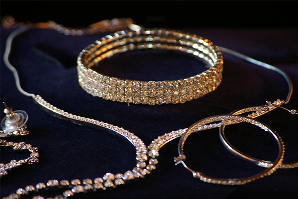 Vous avez de nombreux bijoux à vendre ? Happy cash vous conseille
